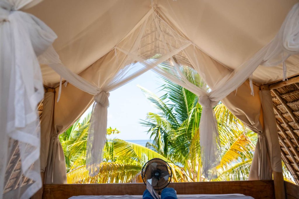 beach hut le pirate island