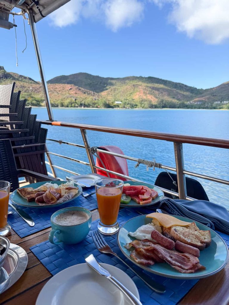 pasti a bordo di variety cruises alle seychelles