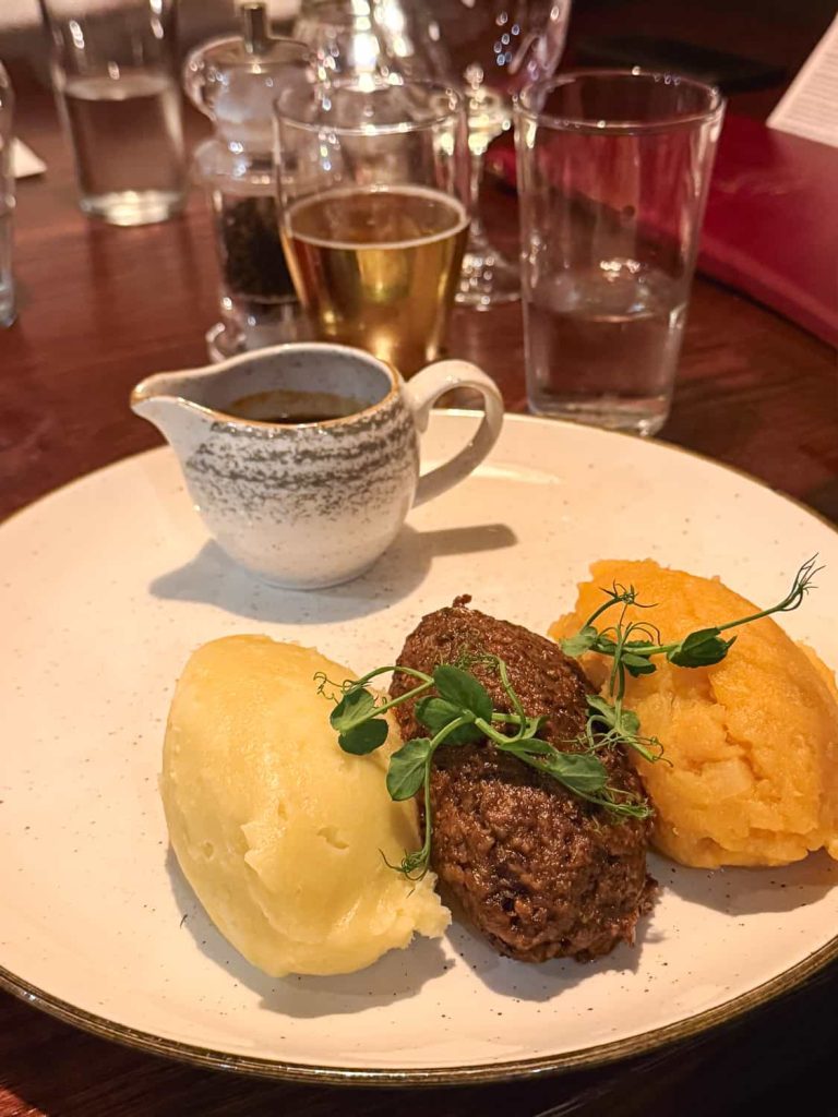 ristoranti economici a edimburgo dove mangiare the mitre bar
