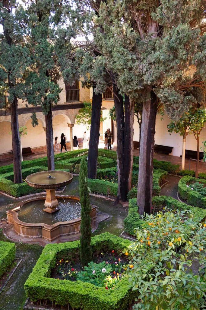 cosa vedere all'interno dell'alhambra