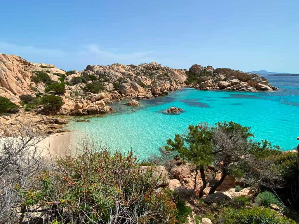 cosa vedere a la maddalena escursione in gommone