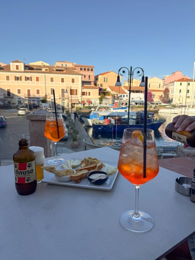 dove dormire a la maddalena centro storico cala gavetta 